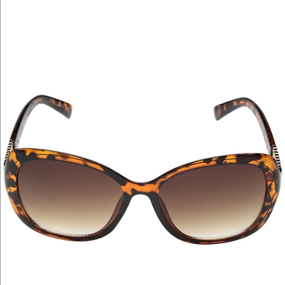 Steve Madden Tortoise Sunglasses - Picture 2 of 7